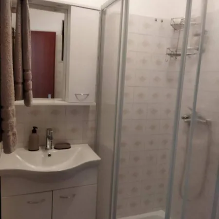 Appartamento With Wifi Supetar, Brac - 23901 *